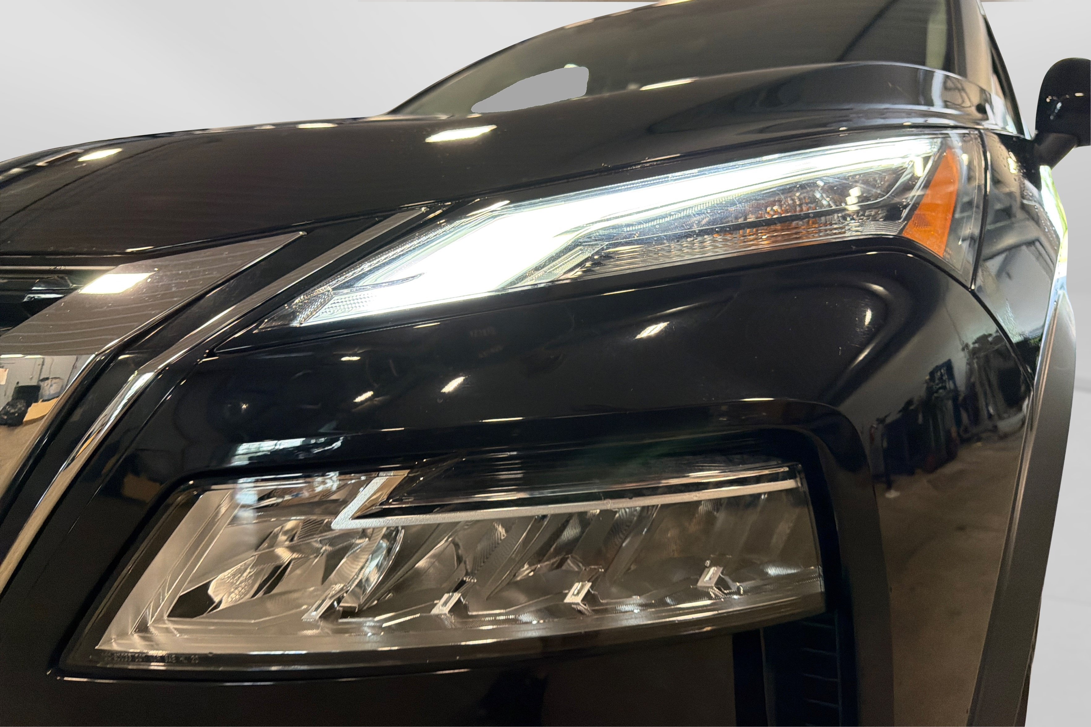 Used 2023 Nissan Rogue SV AWD/4WD image 13