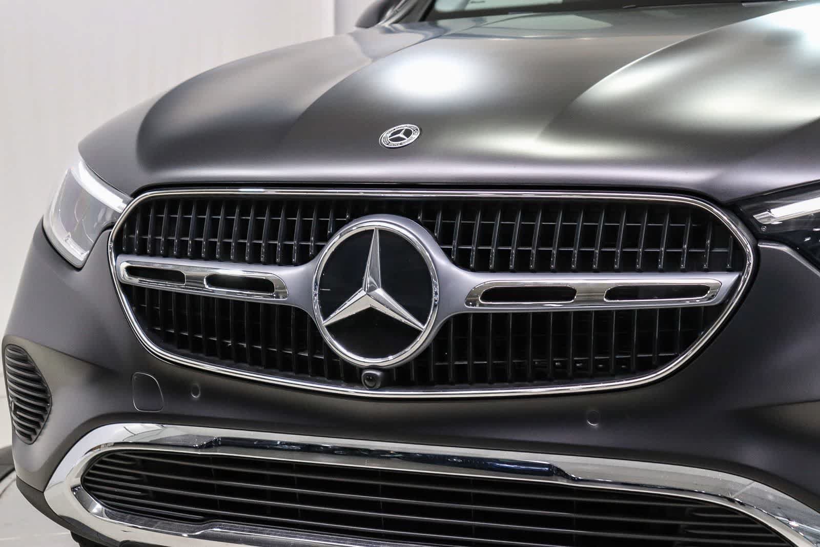 Used 2025 Mercedes-Benz GLC 350e 4MATIC image 8