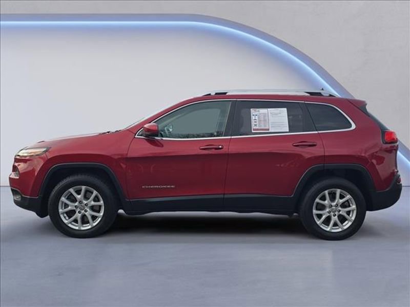 Used 2017 Jeep Cherokee Latitude w/ Safety/Convenience Group image 2