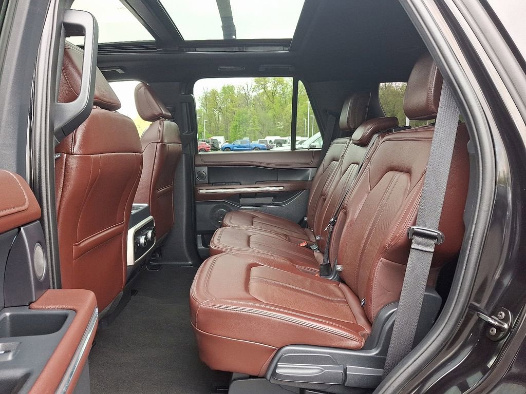 Used 2024 Ford Expedition Limited AWD/4WD image 11