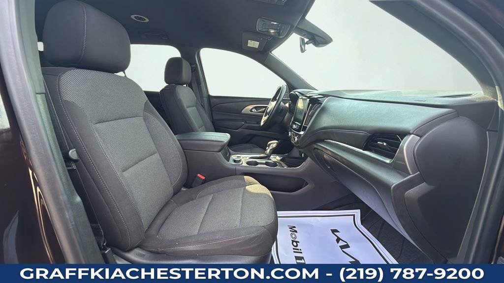 Used 2023 Chevrolet Traverse LT FWD image 40