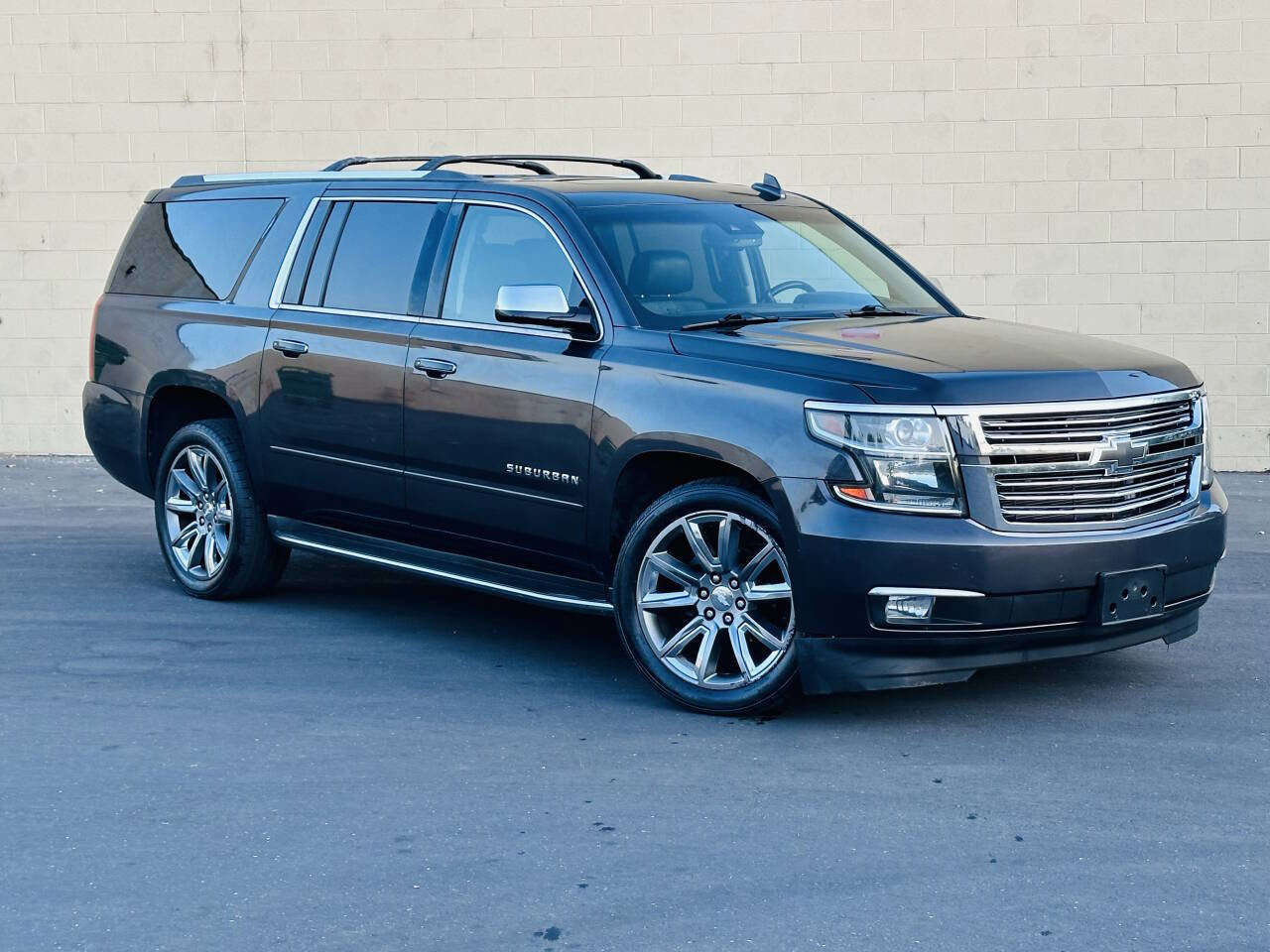 Used 2016 Chevrolet Suburban LTZ image 4