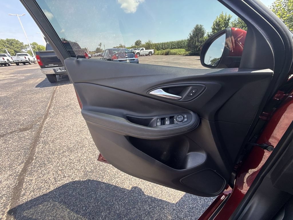 Certified 2022 Buick Encore GX Select w/ Sport Touring Package FWD image 29