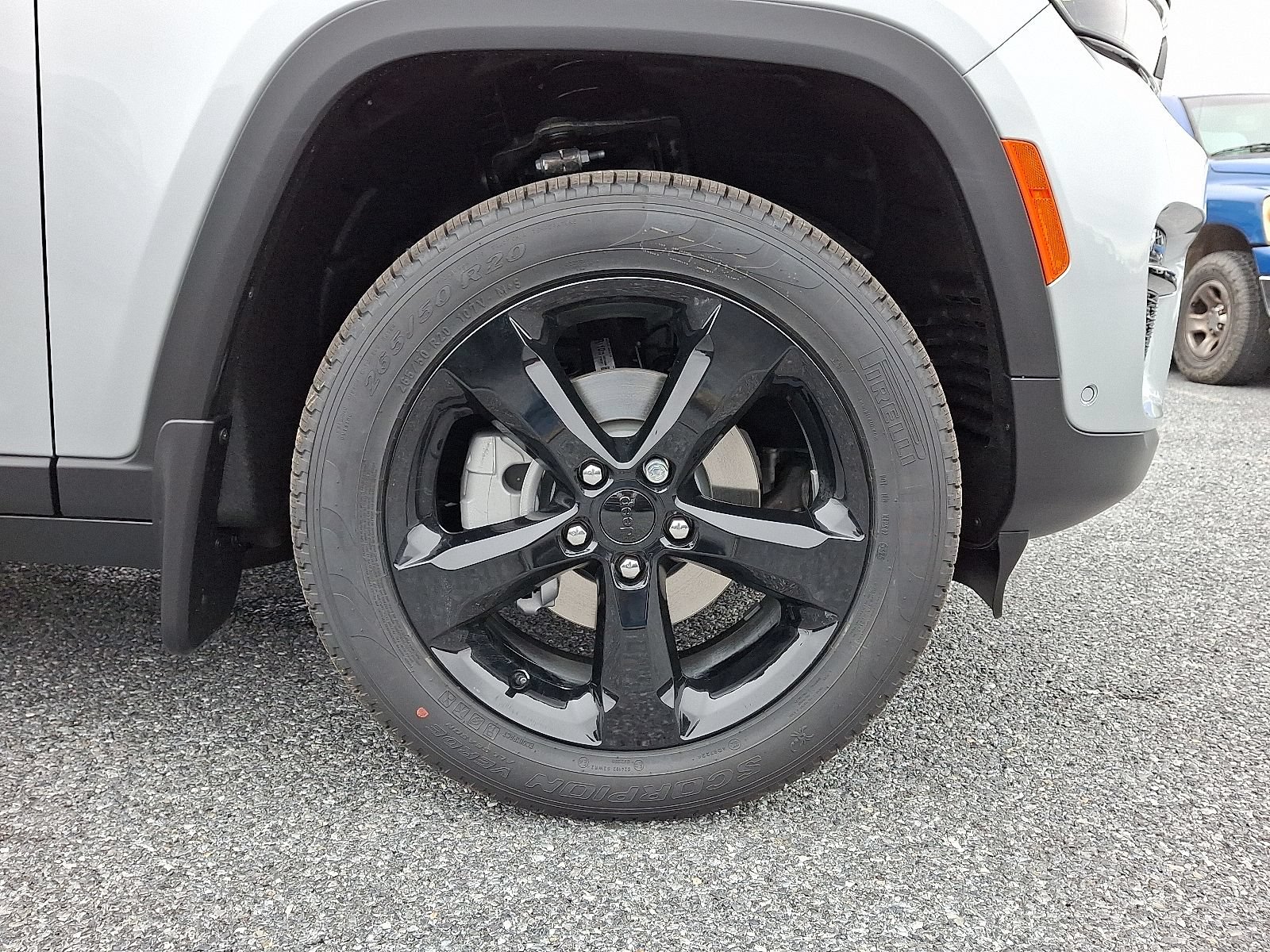 New 2025 Jeep Grand Cherokee Limited w/ Luxury Tech Group II AWD/4WD image 5