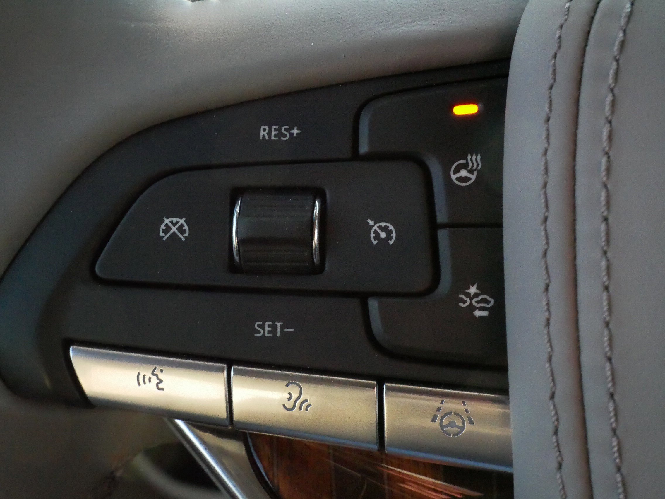 Certified 2024 Cadillac Escalade ESV Sport Platinum w/ LPO, ONYX Package image 25