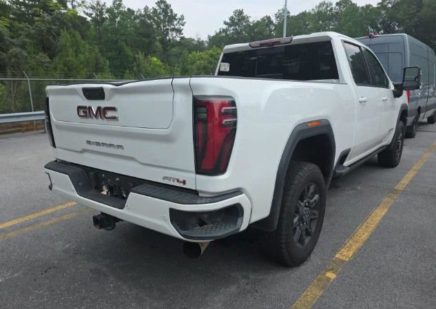 Used 2024 GMC Sierra 2500 AT4 w/ AT4 Premium Plus Package AWD/4WD image 3