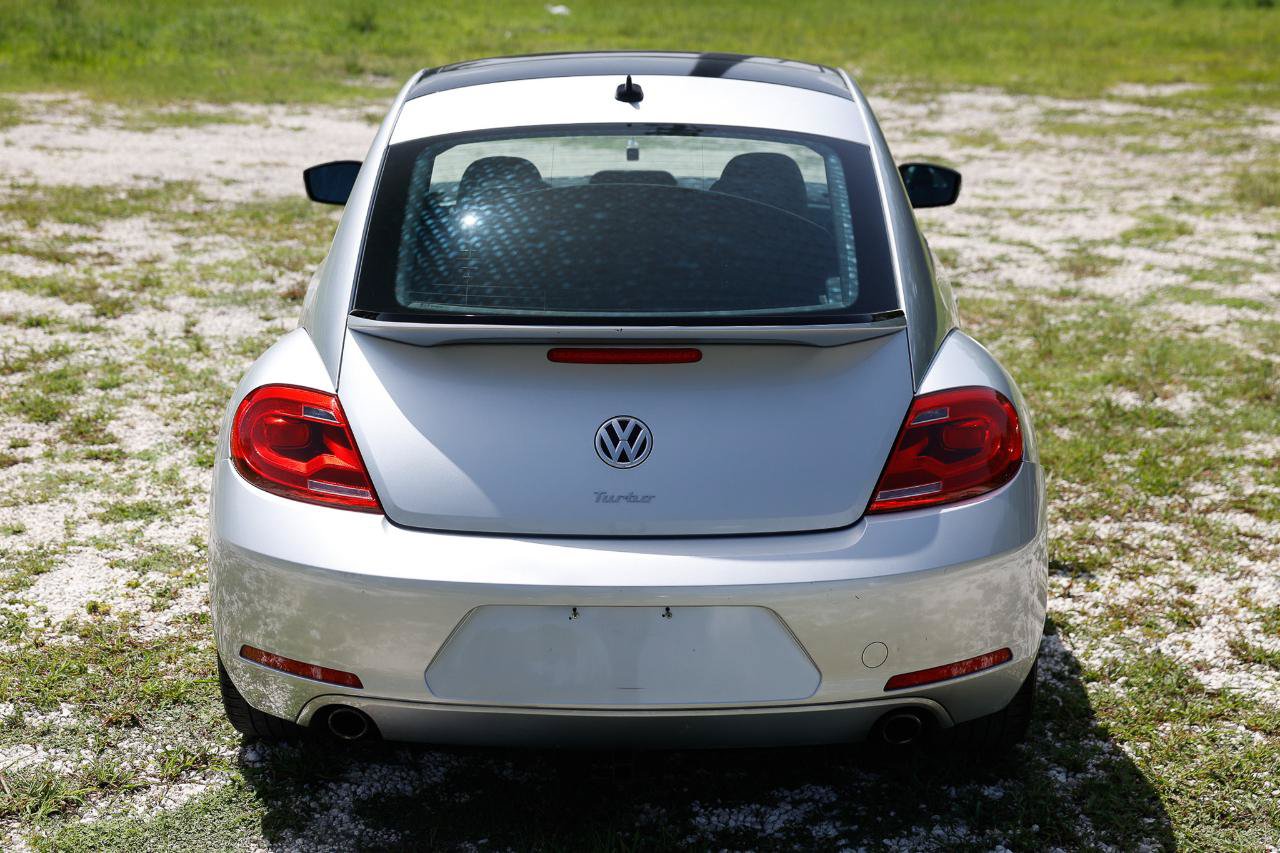 Used 2013 Volkswagen Beetle 2.0T FWD image 9