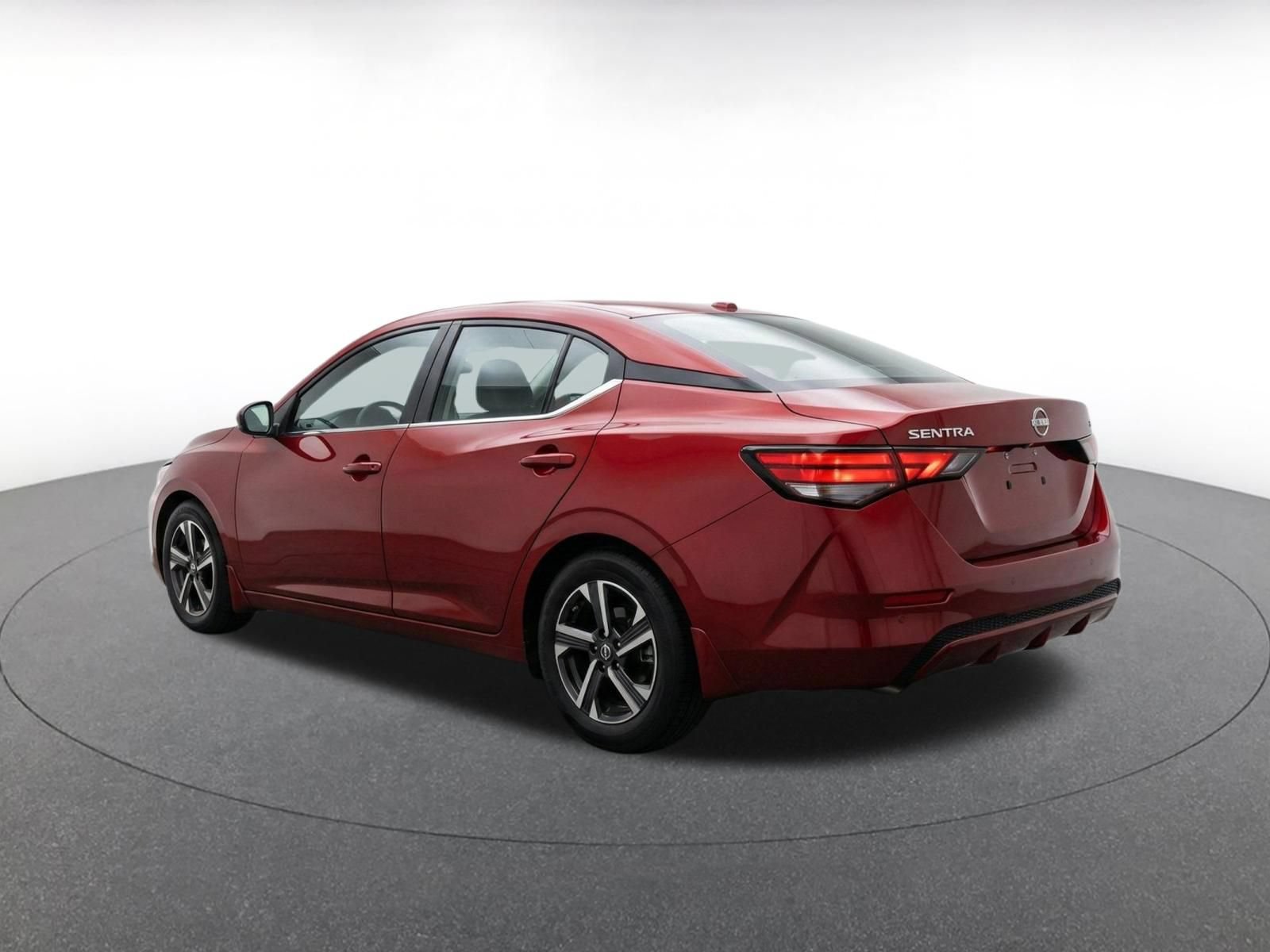 Used 2025 Nissan Sentra SV FWD image 7