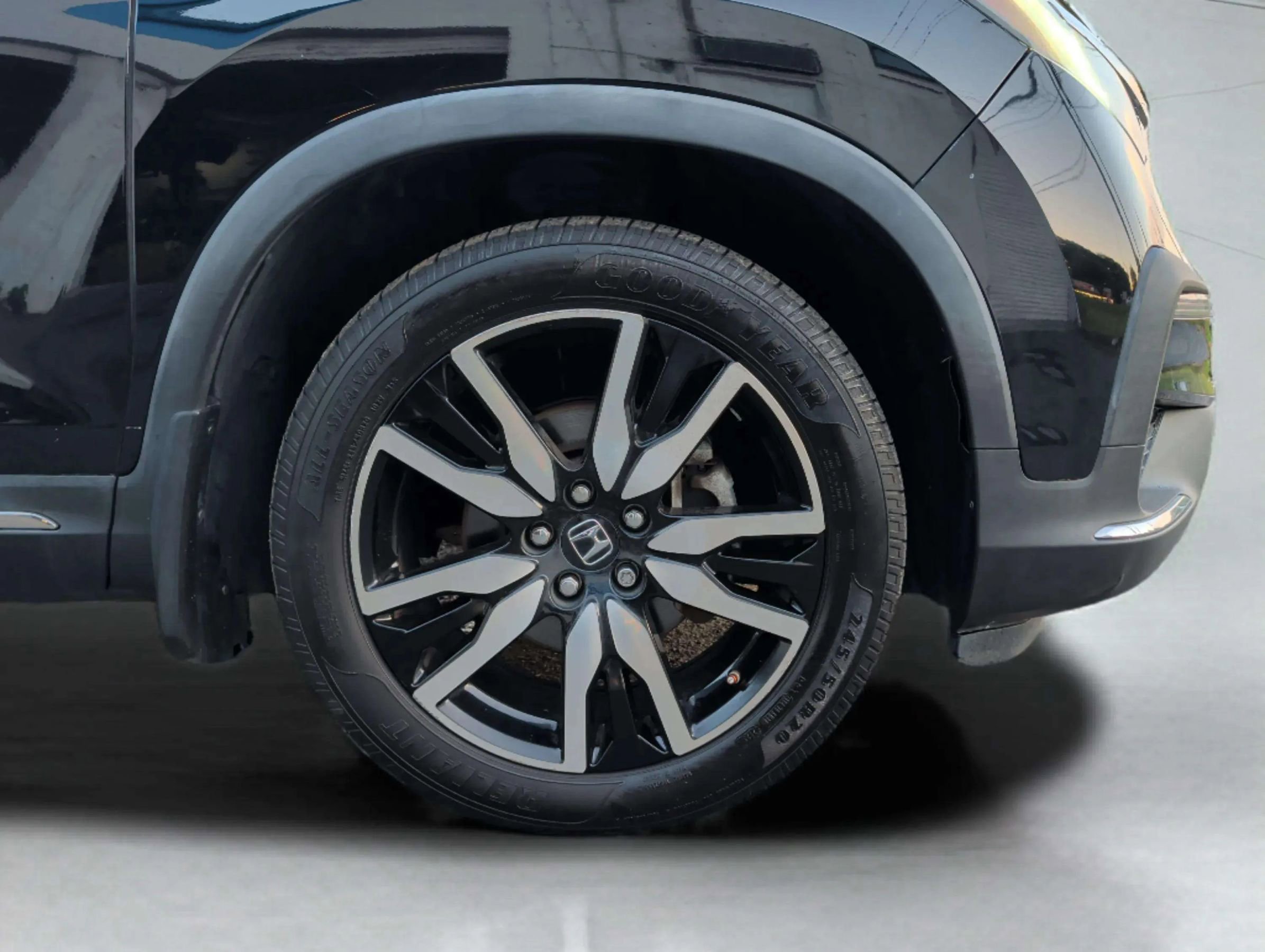 Used 2019 Honda Pilot Elite image 36