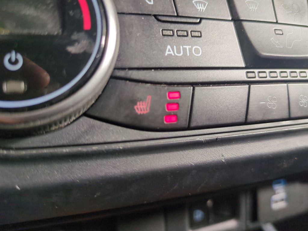 Used 2022 Ford Maverick Lariat w/ Lariat Luxury Package image 26