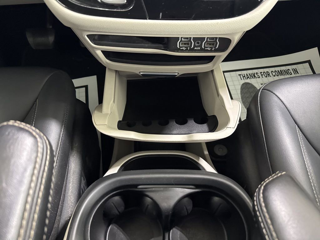 Used 2024 Chrysler Pacifica Touring-L FWD image 29