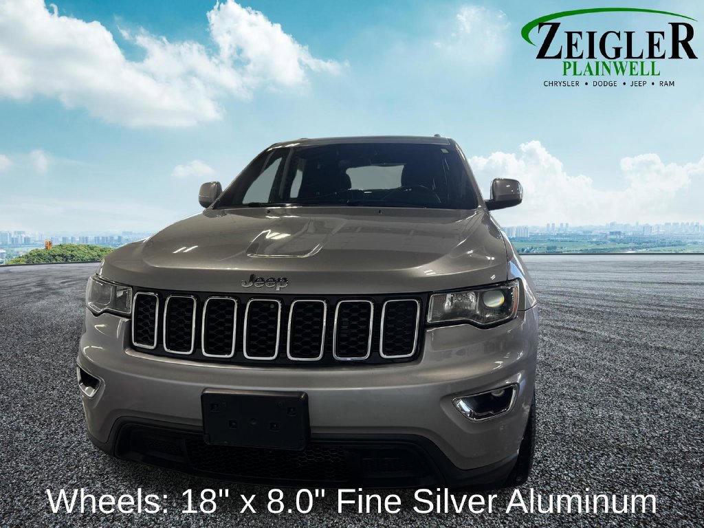 Used 2021 Jeep Grand Cherokee Laredo AWD/4WD image 9