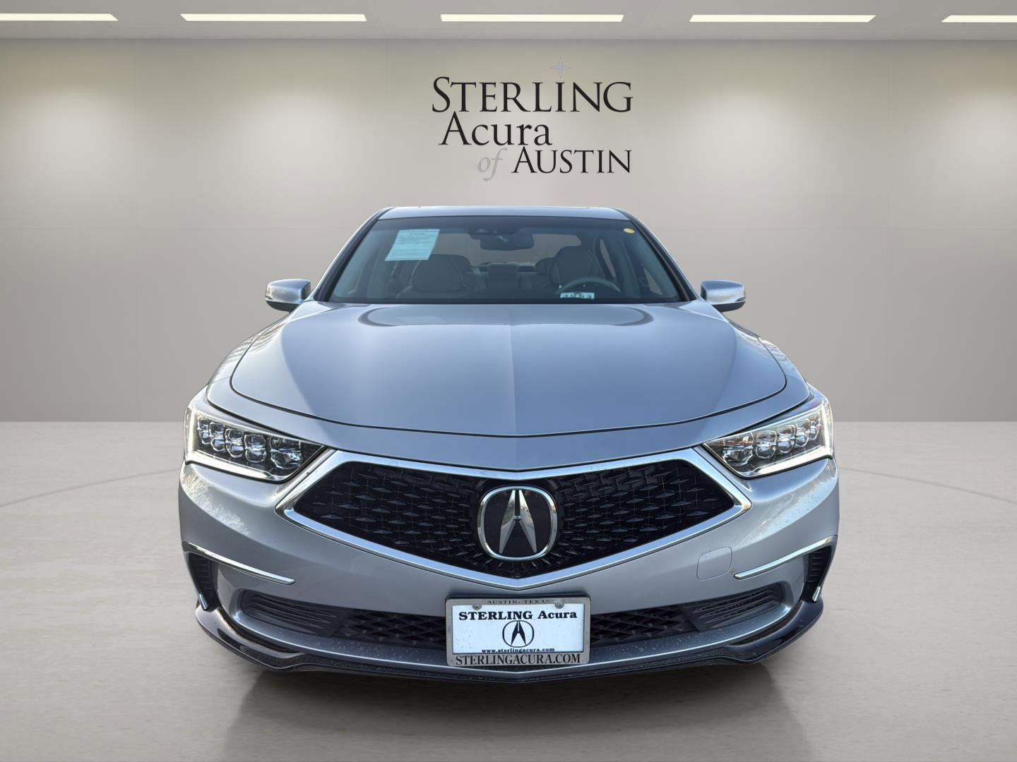 Certified 2018 Acura RLX w/ Technology Package image 2
