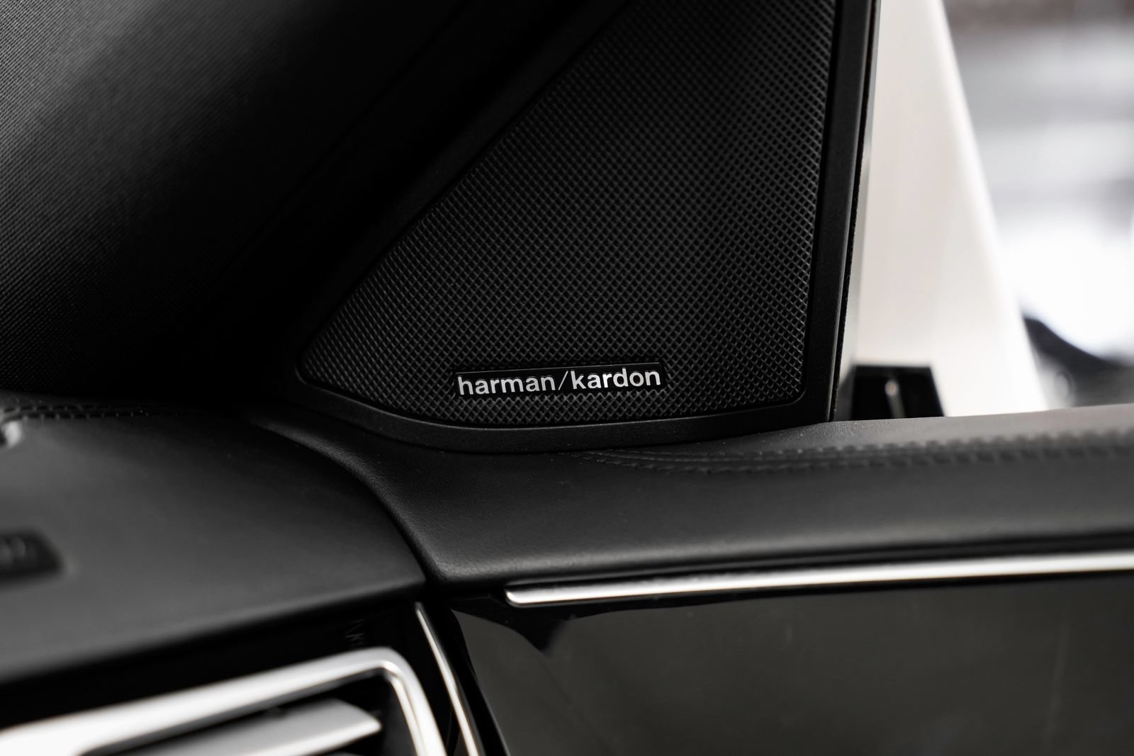 Used 2015 Mercedes-Benz E 400 Sedan image 16