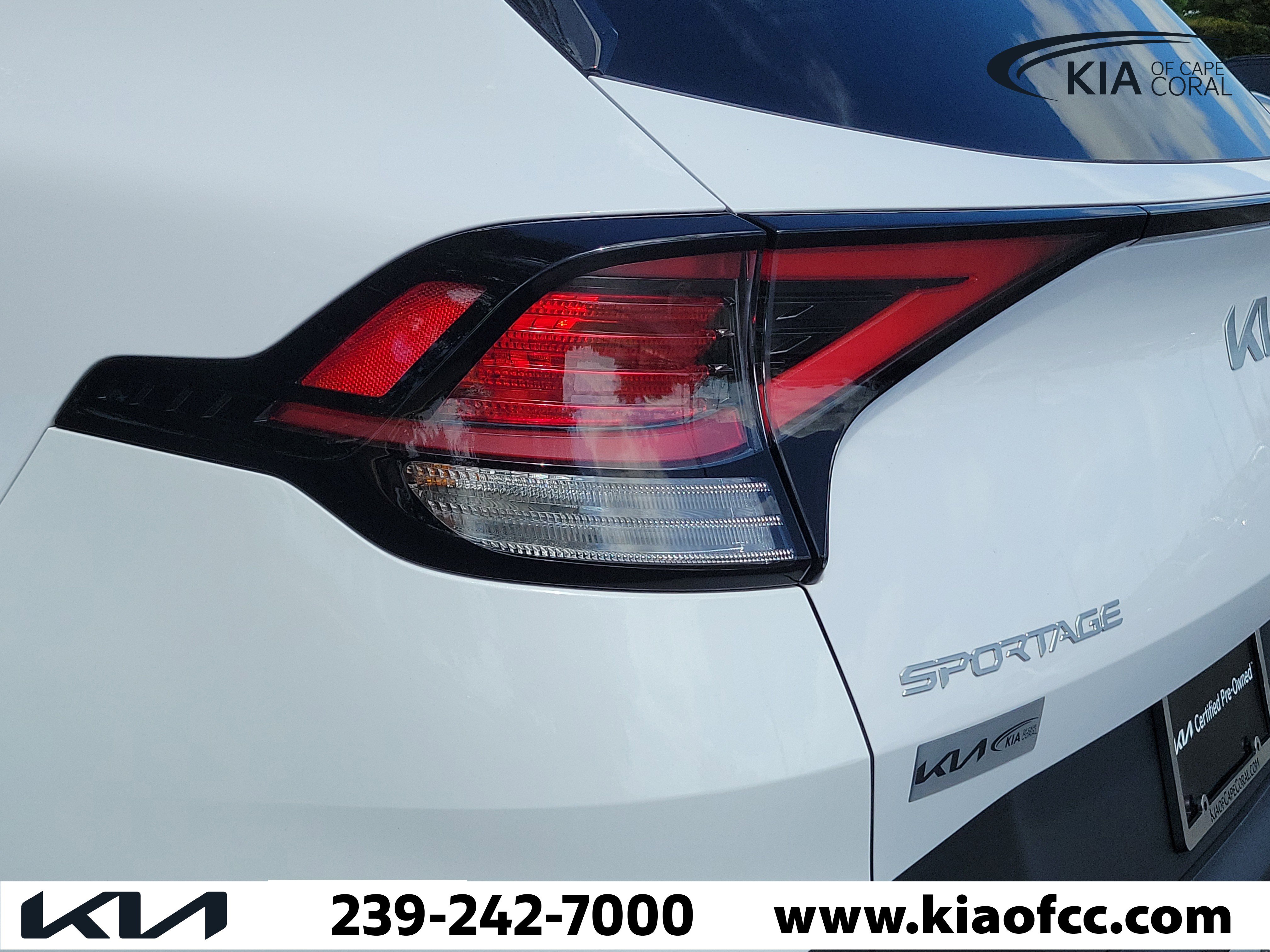 Certified 2024 Kia Sportage EX image 9