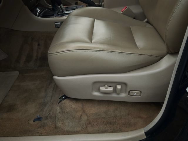Used 2002 Toyota Land Cruiser AWD/4WD image 16