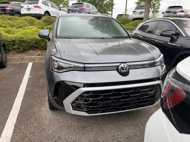 New 2025 Volkswagen Taos SEL image 2