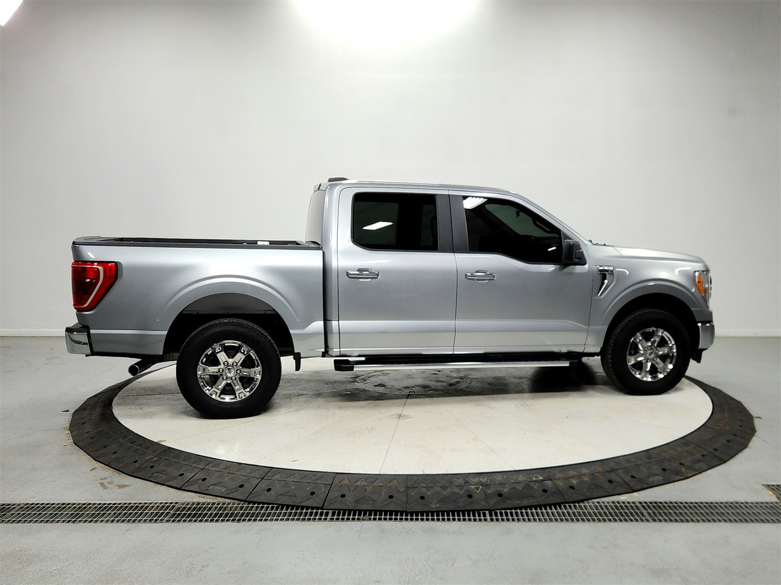 Used 2023 Ford F150 XLT w/ XTR Package image 8