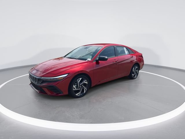 Used 2025 Hyundai Elantra SEL FWD image 4