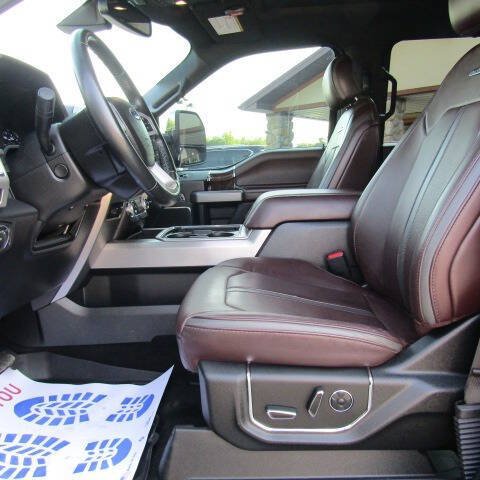 Used 2017 Ford F450 Platinum w/ Platinum Ultimate Package AWD/4WD image 7