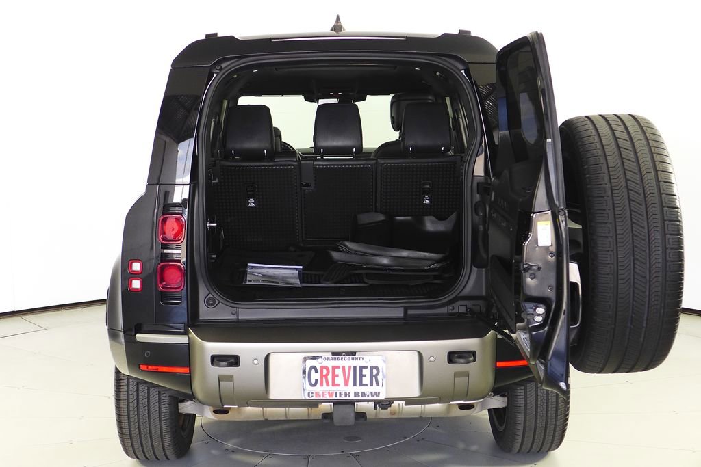 Used 2023 Land Rover Defender 110 X-Dynamic SE image 10