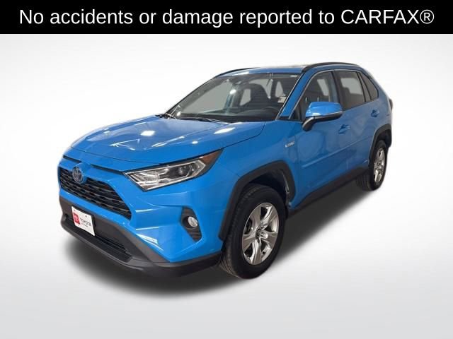 Used 2021 Toyota RAV4 XLE image 3