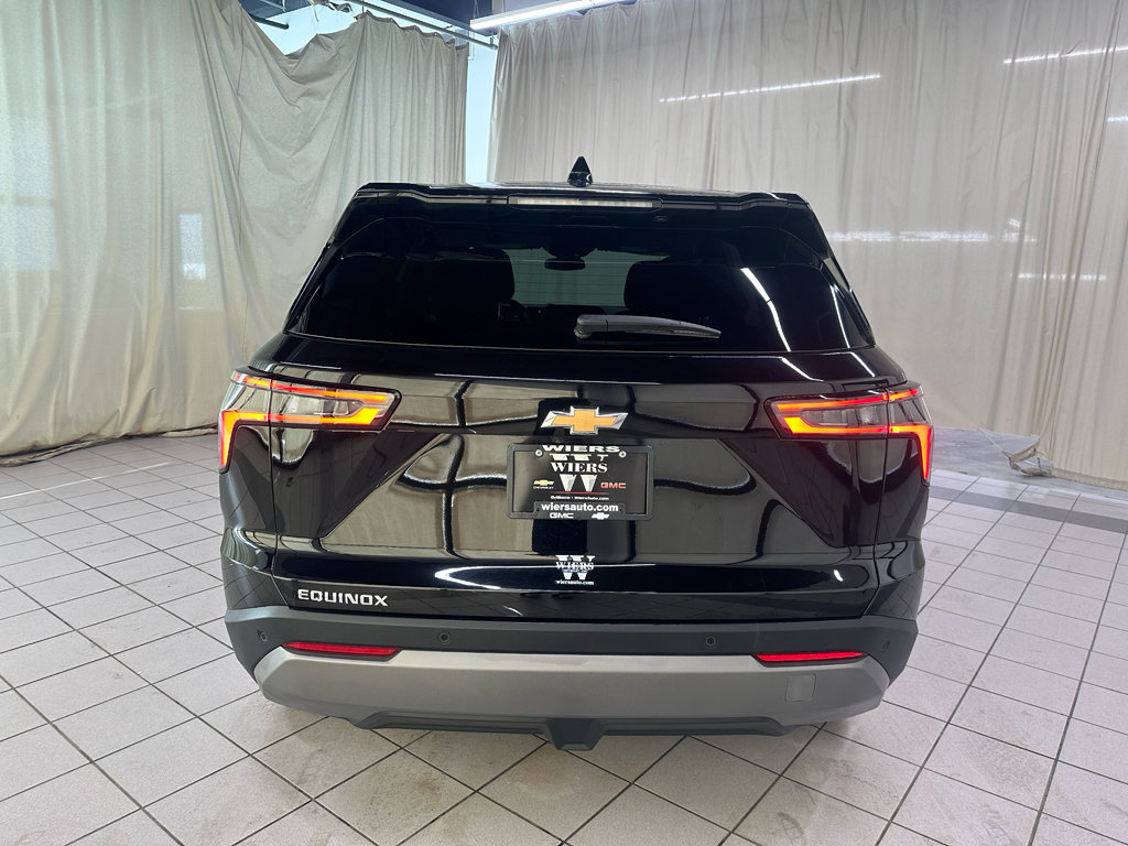 Used 2026 Chevrolet Equinox LT FWD image 6