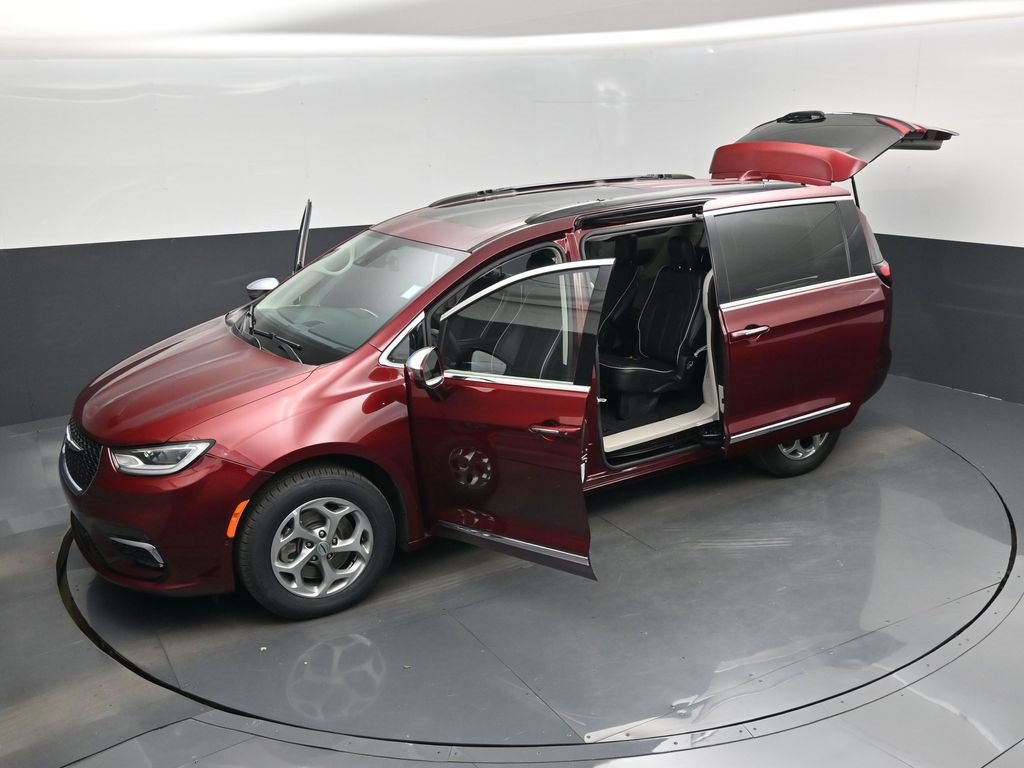 Used 2022 Chrysler Pacifica Limited image 61
