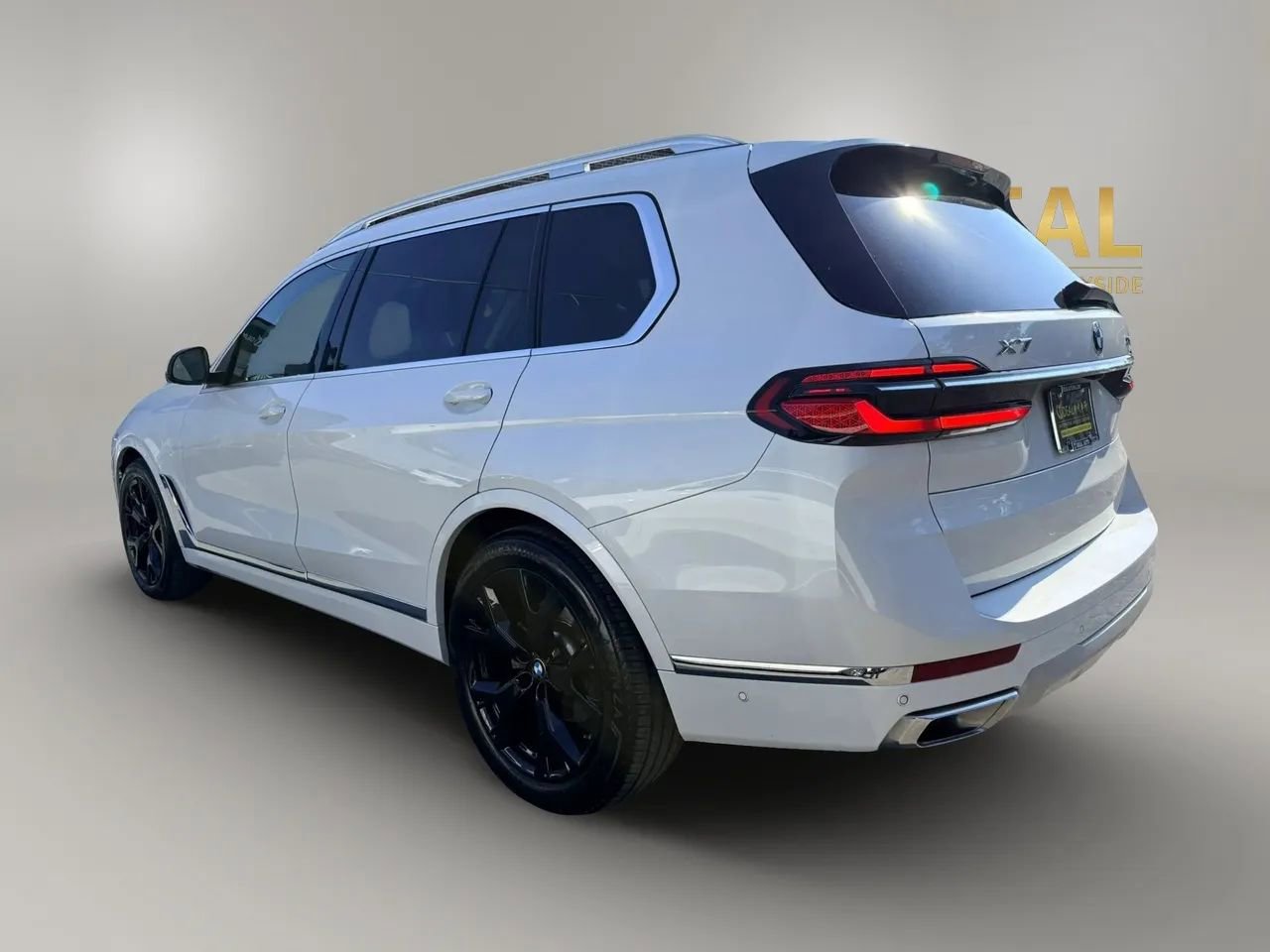 Used 2023 BMW X7 xDrive40i w/ Executive Package AWD/4WD image 4