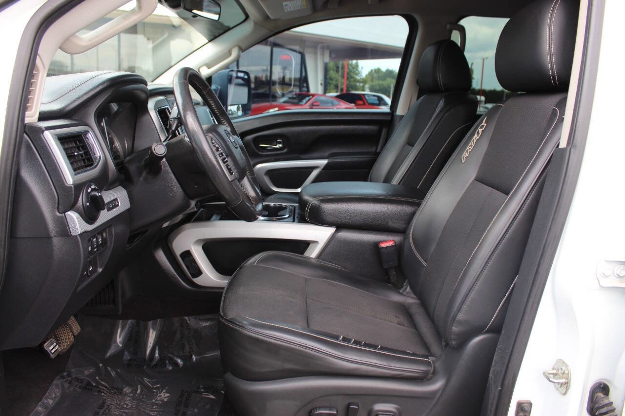 Used 2017 Nissan Titan PRO-4X image 15