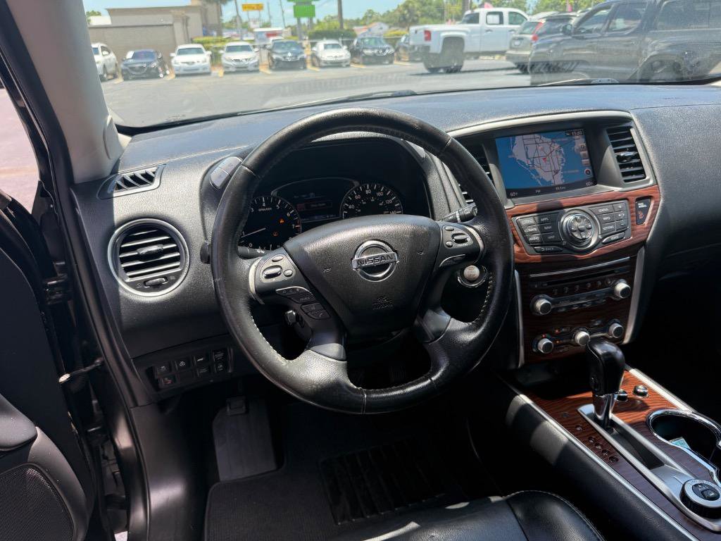 Used 2017 Nissan Pathfinder Platinum w/ Cargo Package image 27