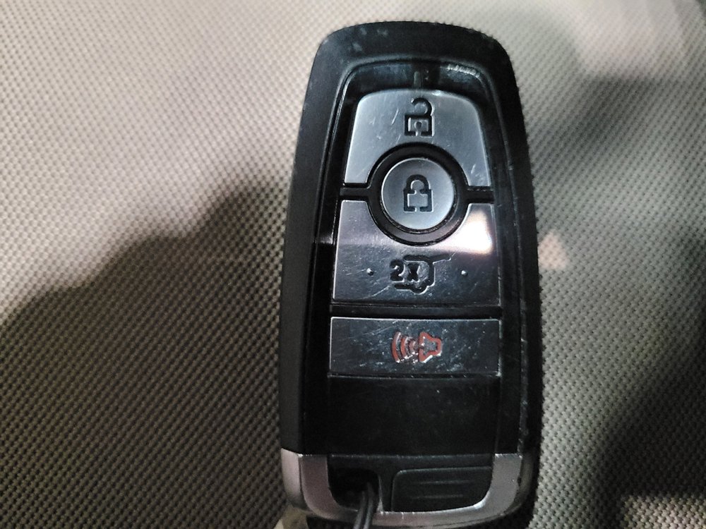 Used 2020 Ford Explorer XLT AWD/4WD image 32