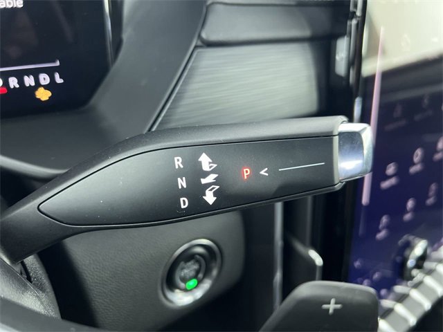 Used 2025 GMC Acadia Elevation image 16