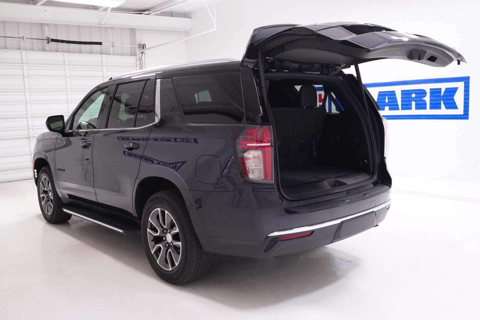 Used 2022 Chevrolet Tahoe LT RWD image 9
