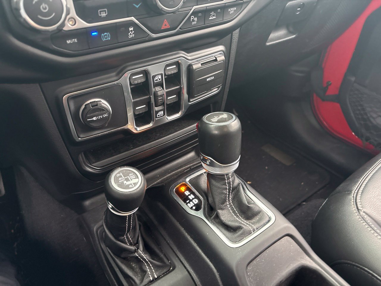 Used 2021 Jeep Wrangler Unlimited Sahara w/ Safety Group AWD/4WD image 19