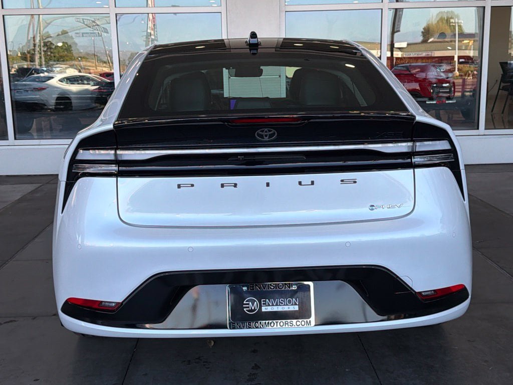 New 2027 Toyota Prius Plug-In Hybrid FWD image 12