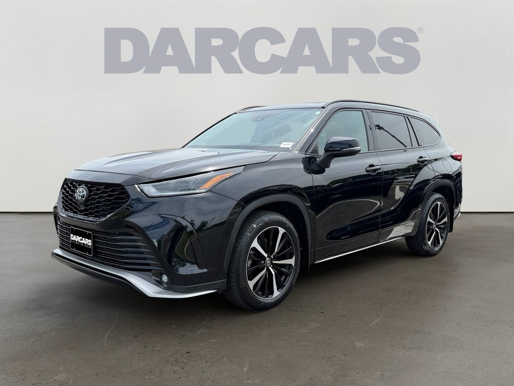 Used 2022 Toyota Highlander XSE AWD/4WD image 3
