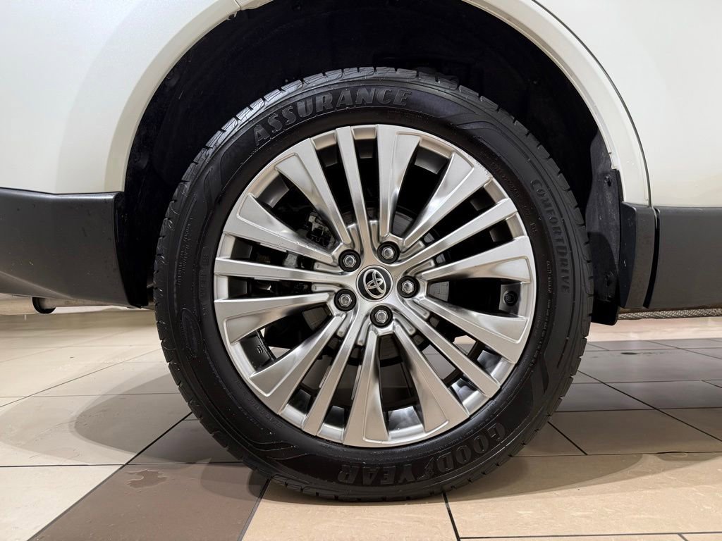 Certified 2021 Toyota Venza Limited w/ Advanced Technology Package AWD/4WD image 12