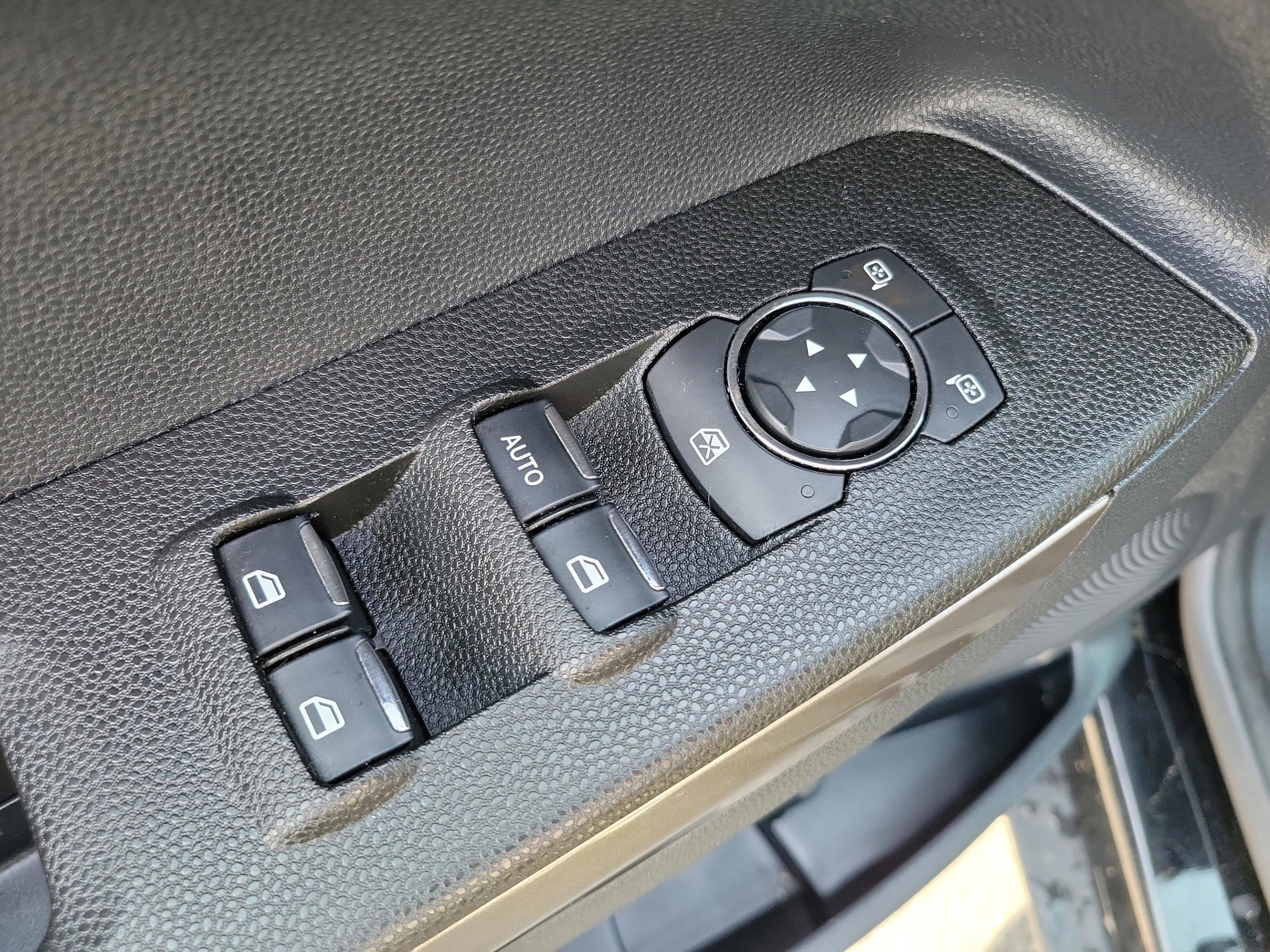 Used 2018 Ford EcoSport SE w/ SE Convenience Package FWD image 18