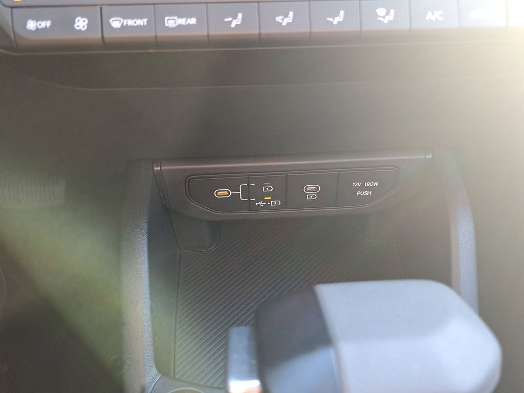 Used 2025 Kia K4 LXS image 24