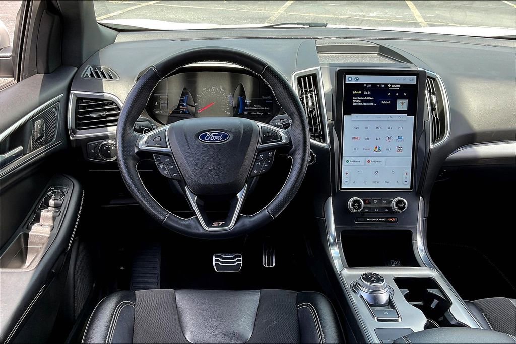Used 2022 Ford Edge ST image 5