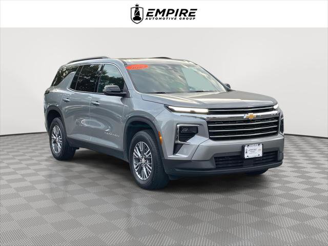 Used 2025 Chevrolet Traverse LT