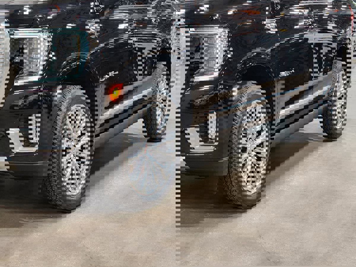 Used 2024 GMC Yukon Denali image 17
