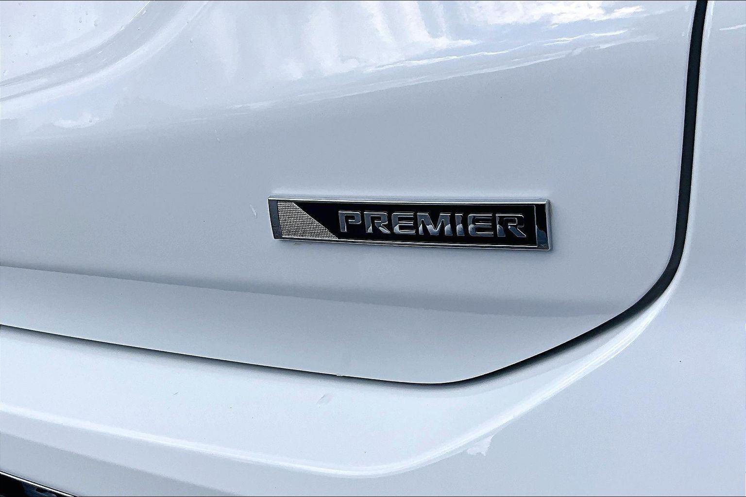Certified 2018 Chevrolet Equinox Premier image 18