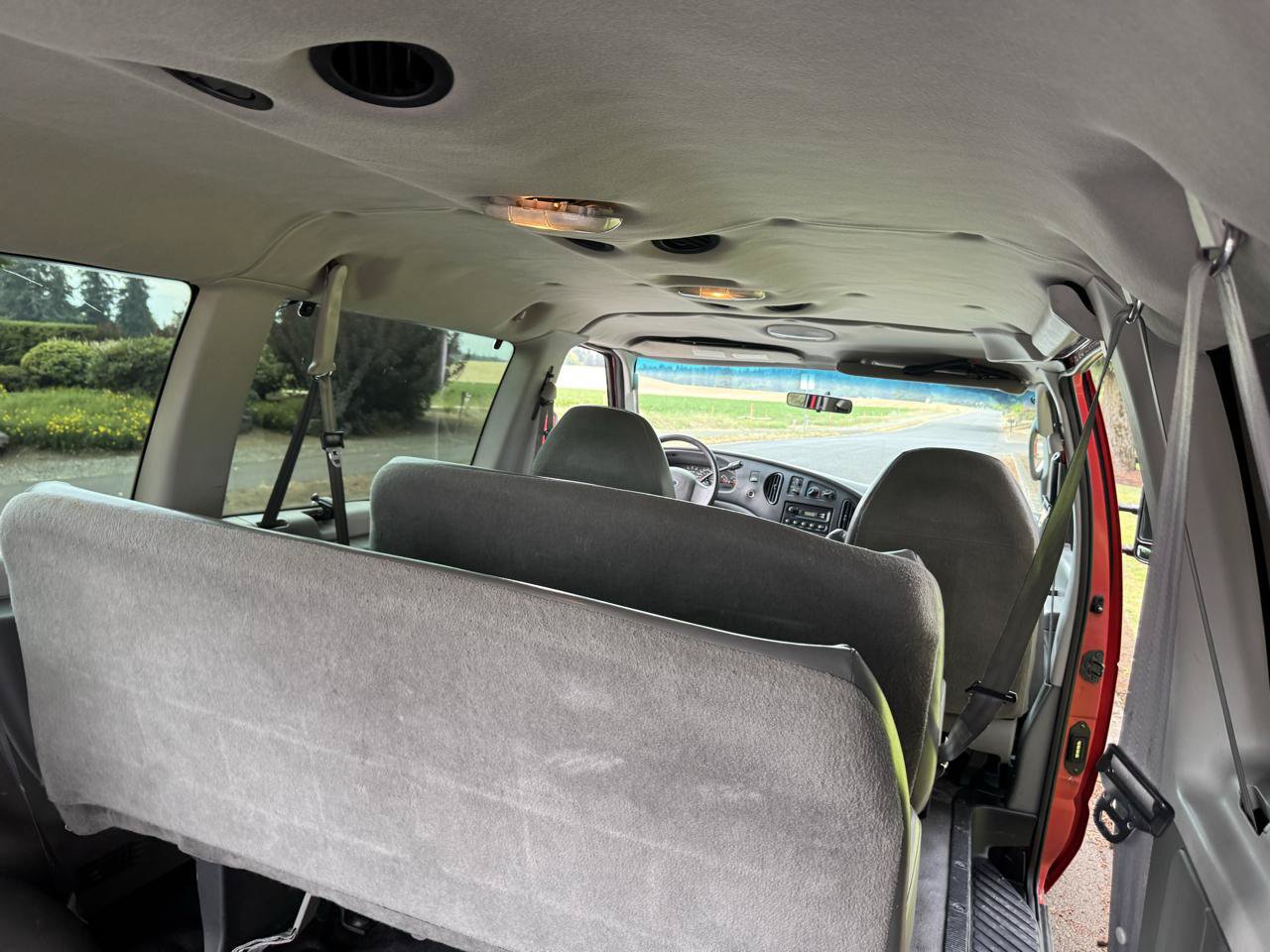 Used 2006 Ford E-350 and Econoline 350 XLT RWD image 24