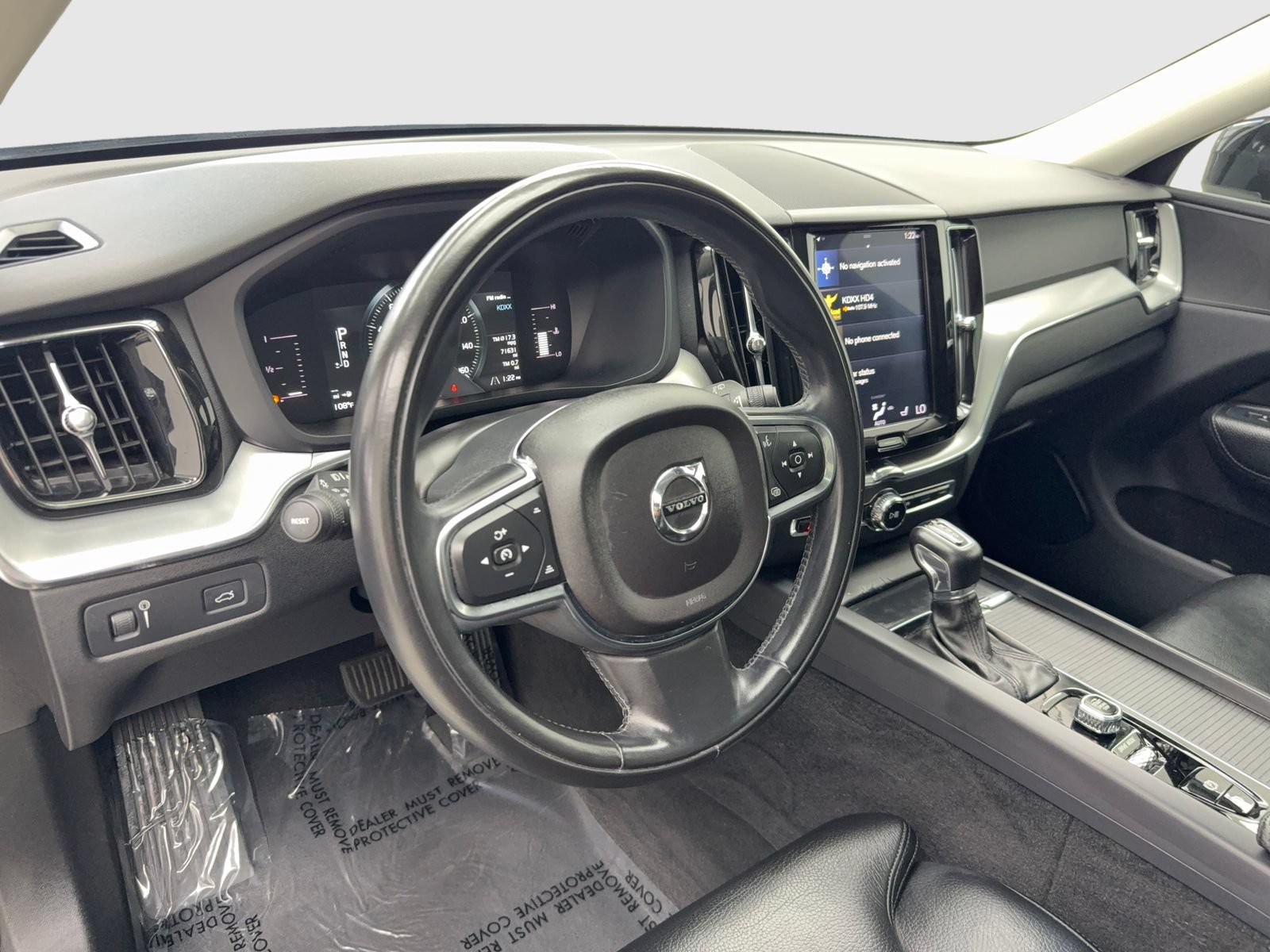Used 2019 Volvo XC60 T5 Momentum w/ Premium Package AWD/4WD image 18