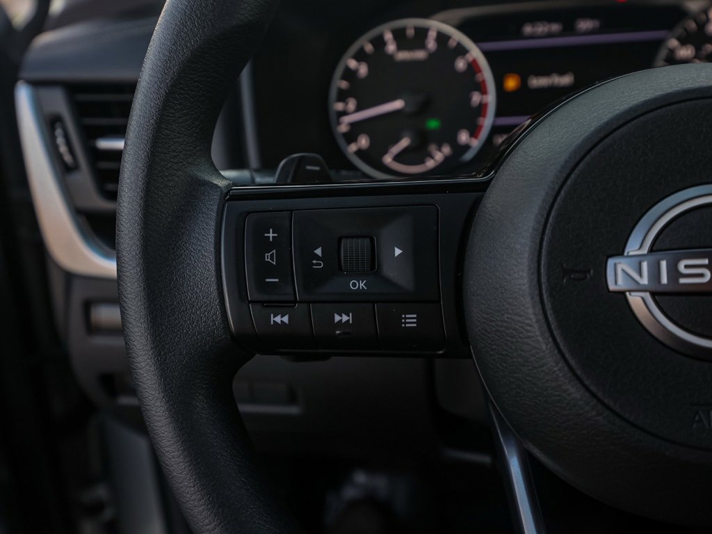 Used 2023 Nissan Rogue SV image 26