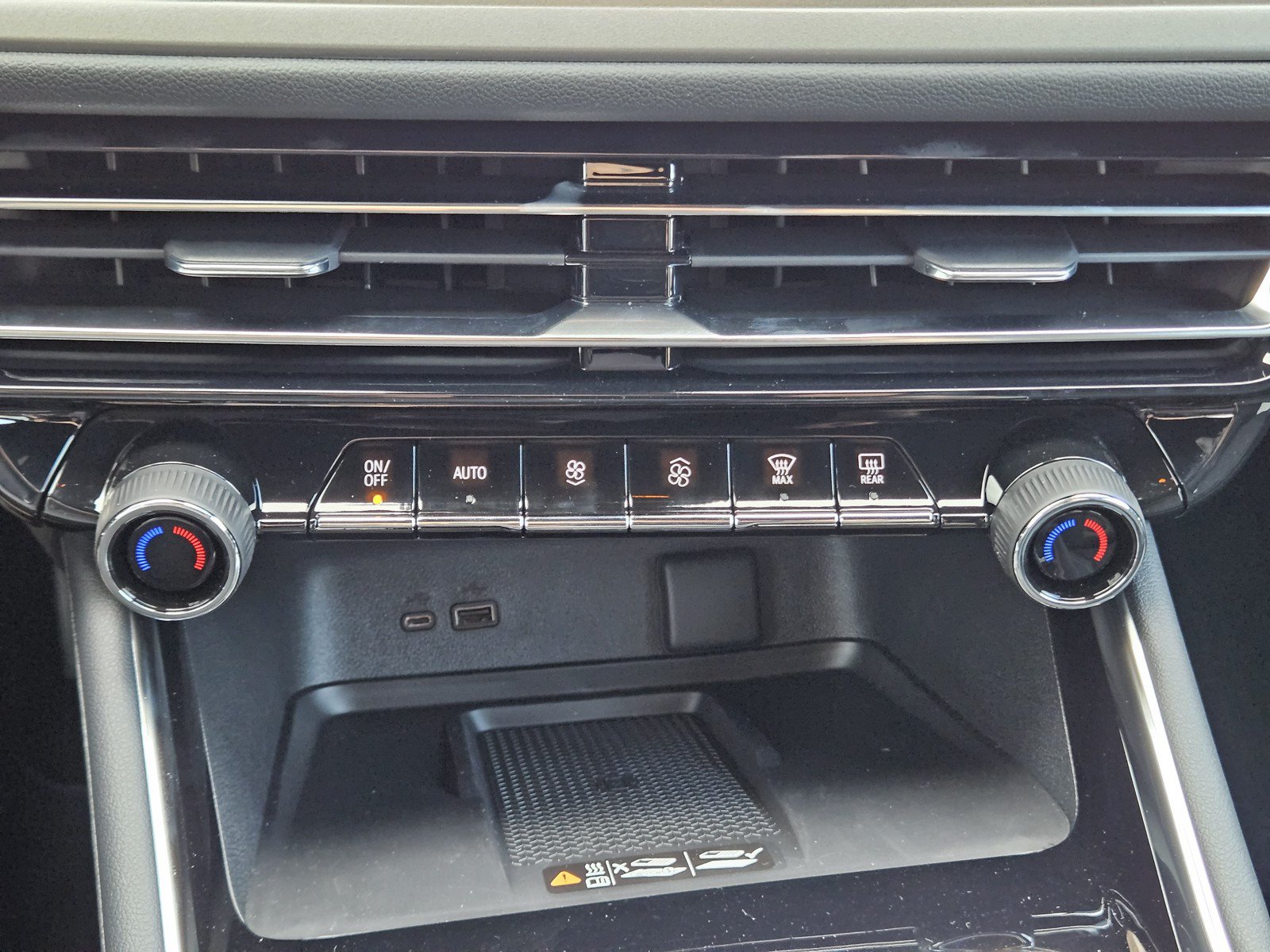 New 2027 Chevrolet Traverse LT w/ Enhanced Driving Package FWD image 14