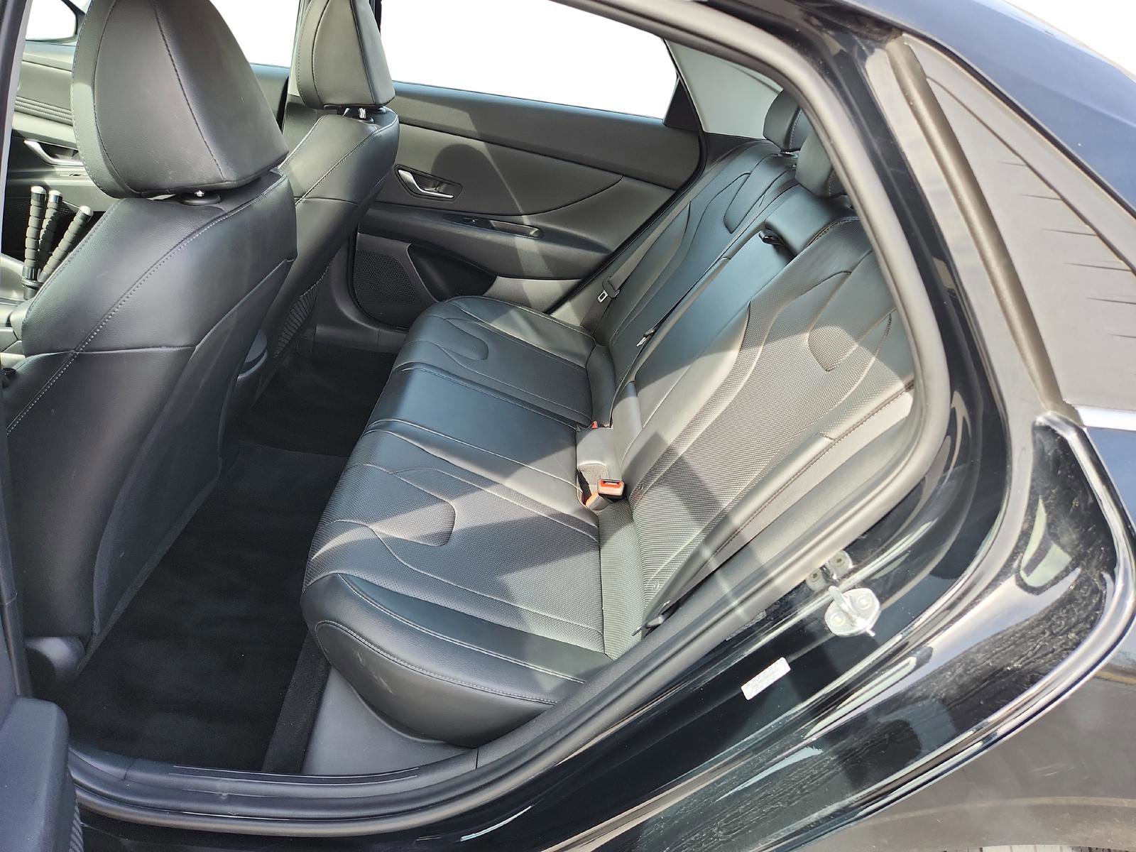 Used 2023 Hyundai Elantra Limited image 22