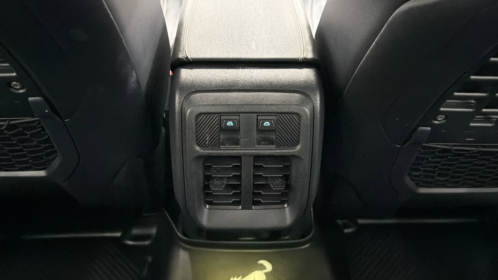 Used 2025 Ford Bronco Badlands image 33